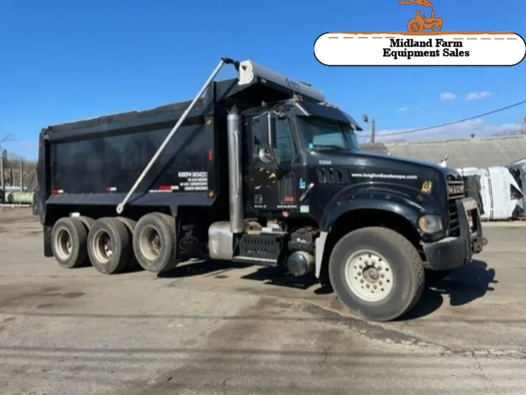 2014 Mack Granite GU713