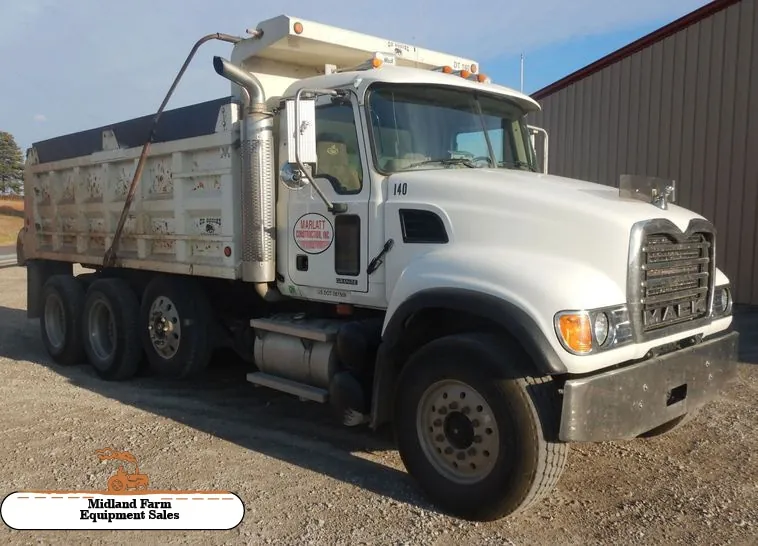 2003 Mack Granite CV713